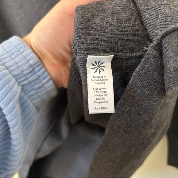 Athleta Classic Crew Neck Sweater Grey Size S - Picture 4 of 8